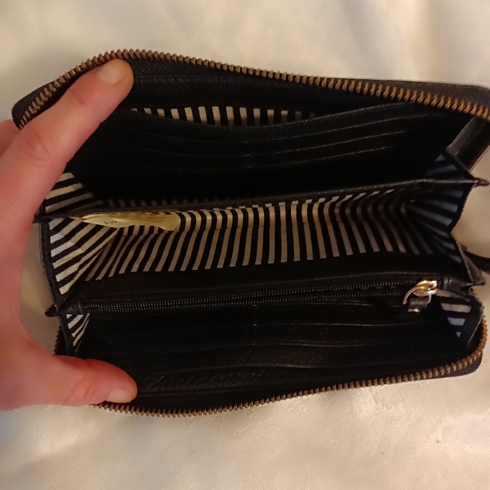 Kate spade black pebbled leather zip around clutch wallet - Picture 6 of 7